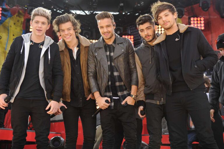 Niall-Horan-Harry-Styles-Liam-Payne-Zayn-Malik-and-Louis-Tomlinson-of-One-Direction-101624-mk-7be7e63385e847849074fc0e175f12c6